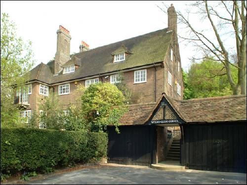 Wyldes Close Corner